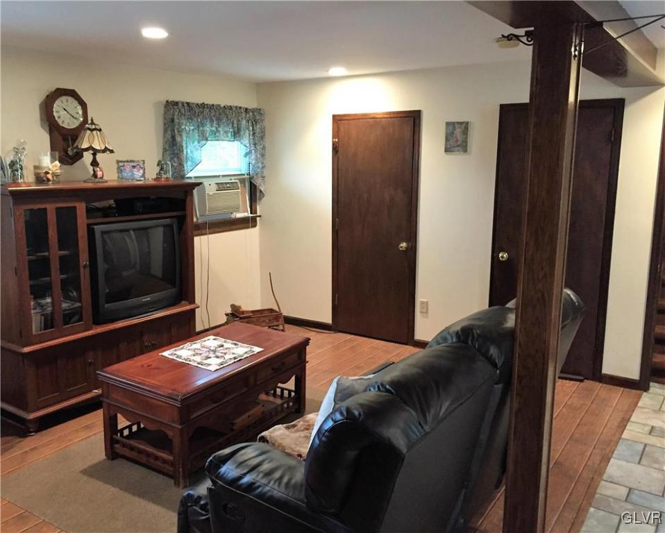 6169 Bottom Road Slatington, PA 18080 - Photo 8 of 17 Gallery Image 8