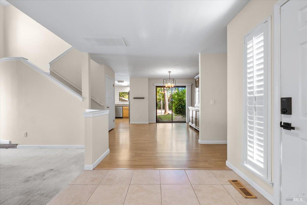 4736 Shade Tree Lane Santa Rosa, CA 95405 - Photo 9 of 46