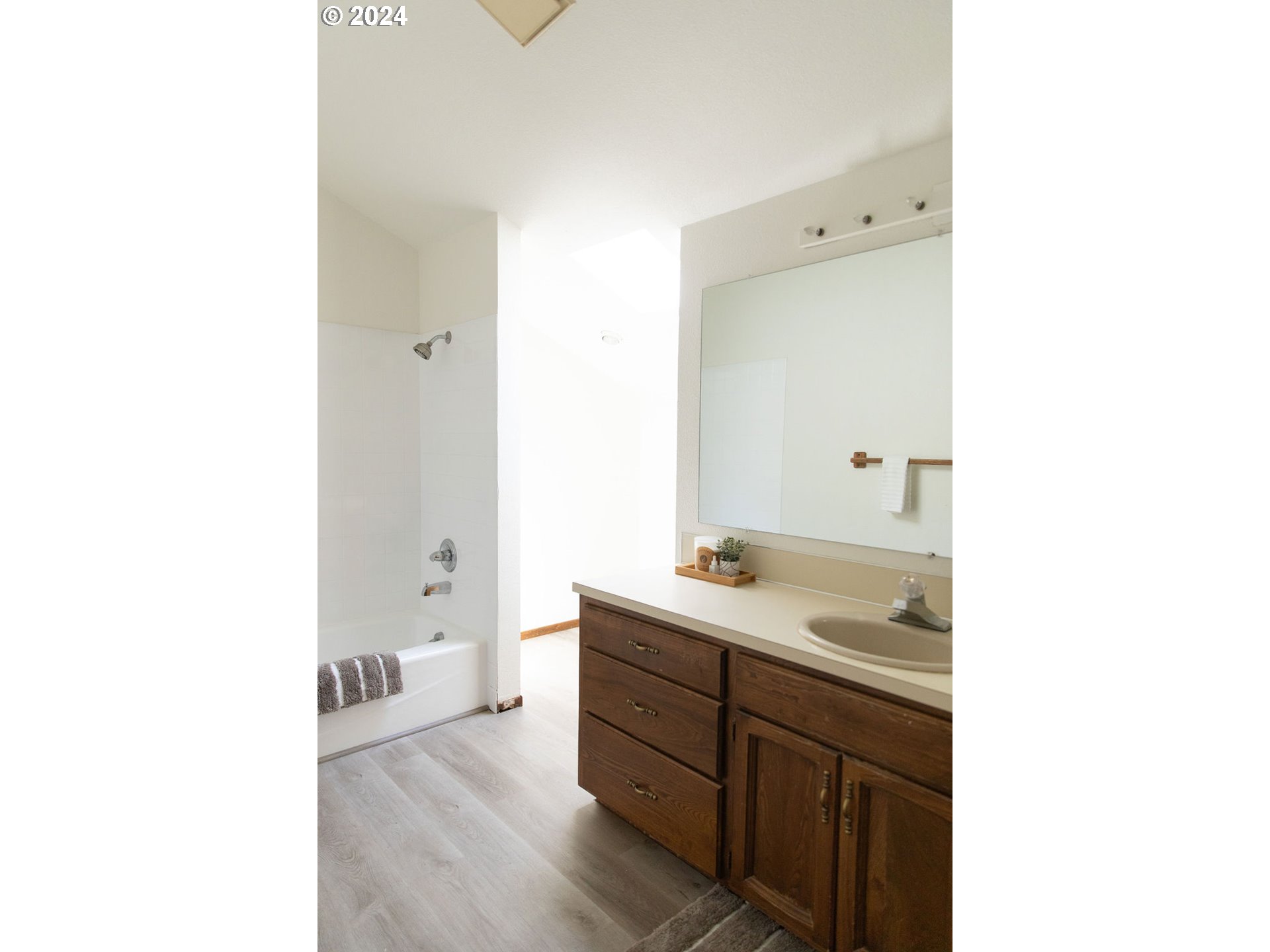 19380 Southeast Rudiger Place Damascus, OR 97089 - Photo 22 of 38 Bathroom