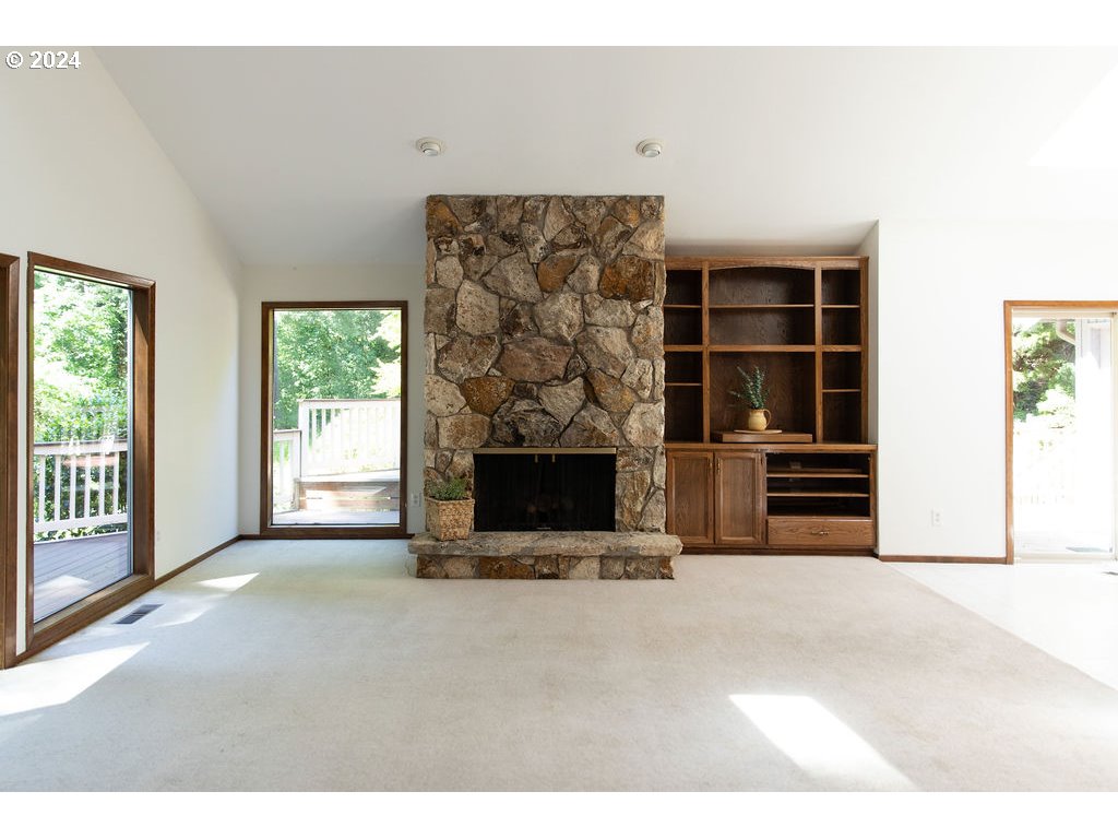 19380 Southeast Rudiger Place Damascus, OR 97089 - Photo 7 of 38 Great Room
