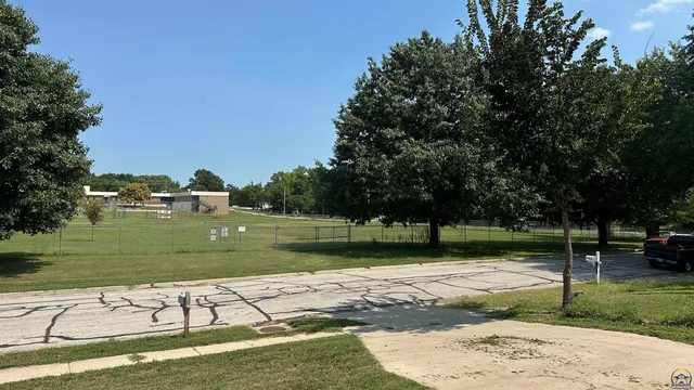 $209,500 | 517 South Cottonwood Street, Emporia, KS 66801