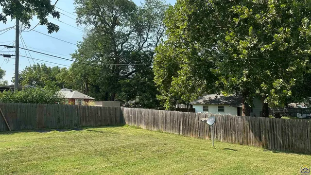 $209,500 | 517 South Cottonwood Street, Emporia, KS 66801