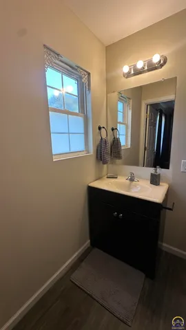 $209,500 | 517 South Cottonwood Street, Emporia, KS 66801