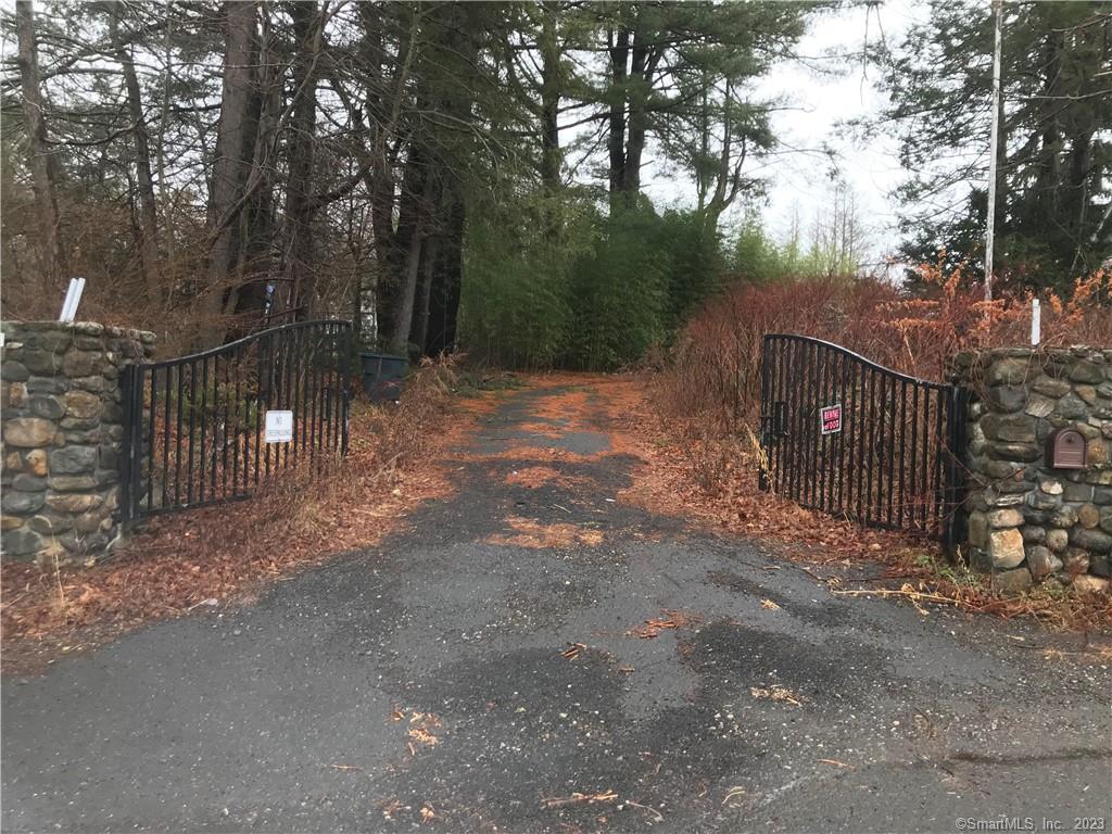 189 Allerton Road Naugatuck, CT 06770 - Photo 1 of 1 a view of a house with a street