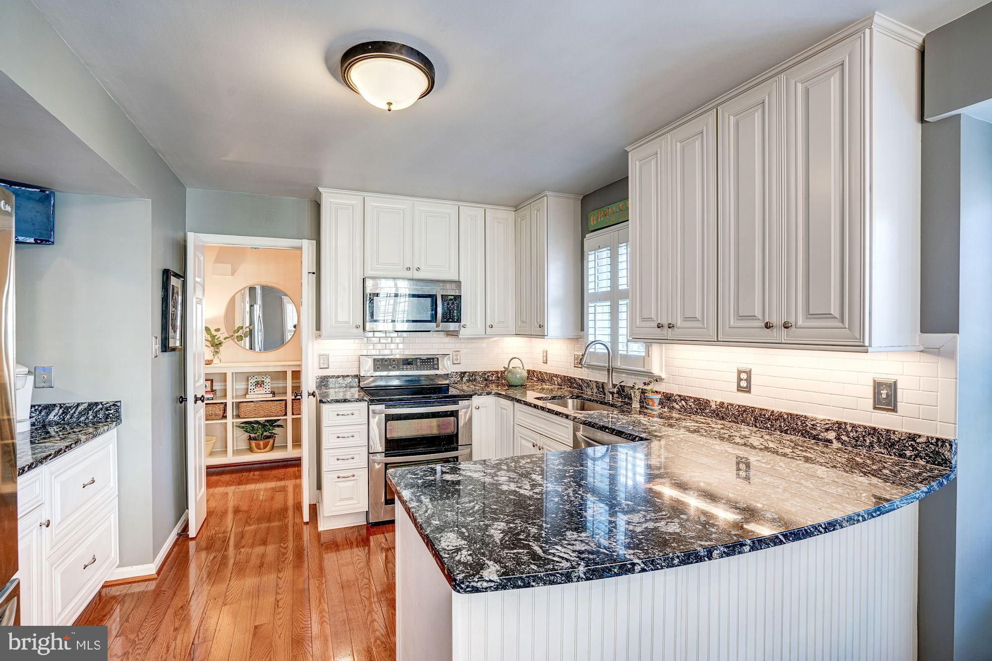 2097 Cobblestone Lane Reston, VA 20191 - Photo 3 of 45 Gallery Image 3