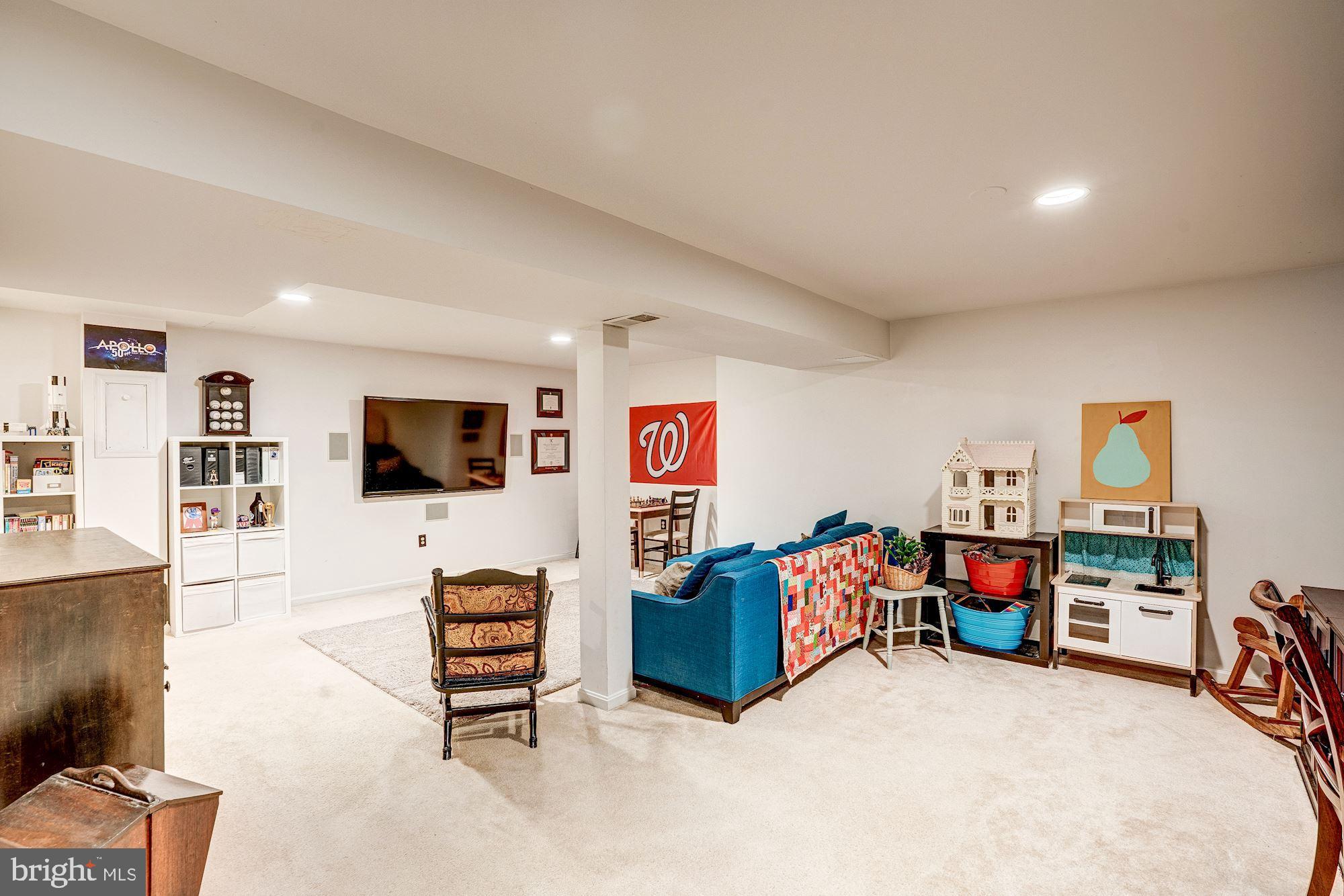 2097 Cobblestone Lane Reston, VA 20191 - Photo 30 of 45 Gallery Image 30