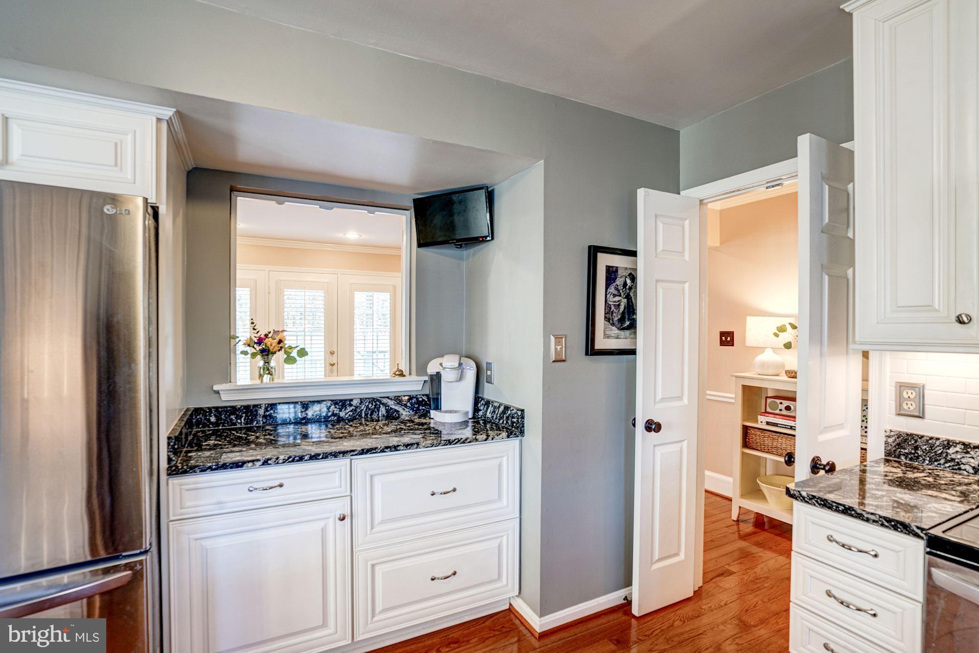 2097 Cobblestone Lane Reston, VA 20191 - Photo 9 of 45 Gallery Image 9