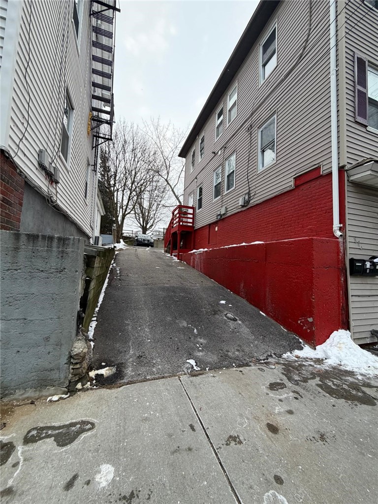 876 Douglas Avenue Providence, RI 02908 - Photo 17 of 20