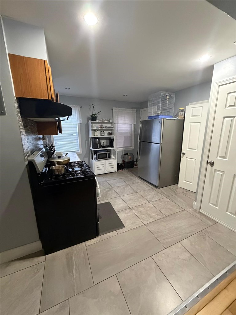 876 Douglas Avenue Providence, RI 02908 - Photo 9 of 20