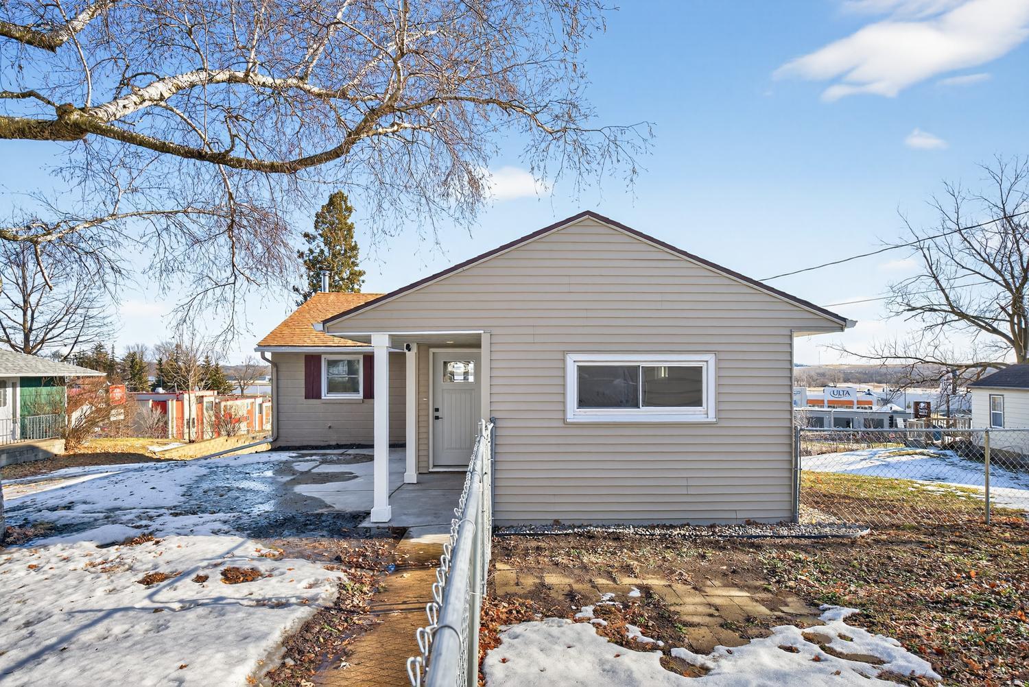 2206 1st Avenue Southwest Rochester, MN 55902 - Photo 3 of 59