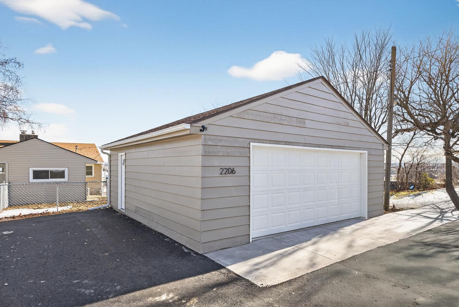 2206 1st Avenue Southwest Rochester, MN 55902 - Photo 6 of 59