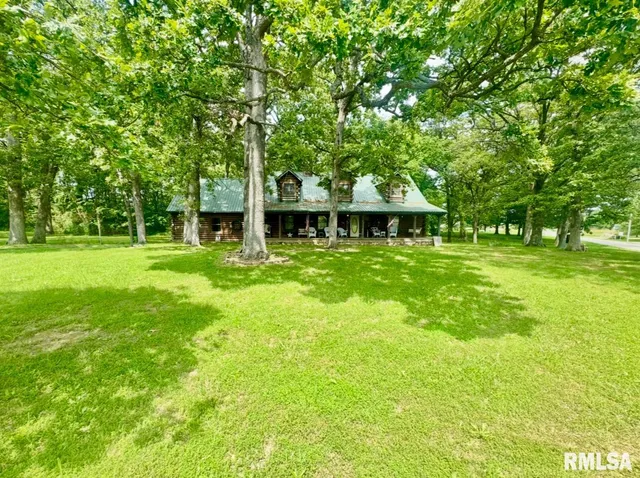$250,000 | 9596 Fox Hunters Road, Benton, IL 62812