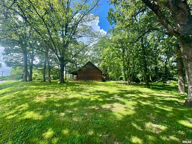 $250,000 | 9596 Fox Hunters Road, Benton, IL 62812