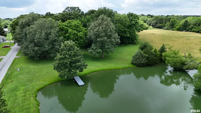 $250,000 | 9596 Fox Hunters Road, Benton, IL 62812