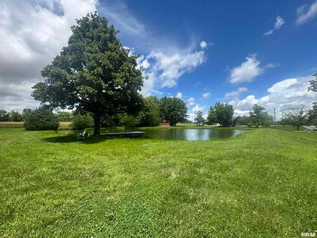 $250,000 | 9596 Fox Hunters Road, Benton, IL 62812