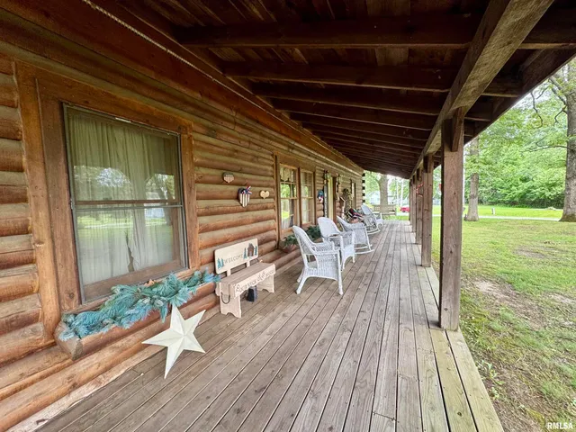 $250,000 | 9596 Fox Hunters Road, Benton, IL 62812