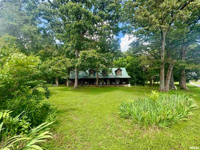 $250,000 | 9596 Fox Hunters Road, Benton, IL 62812