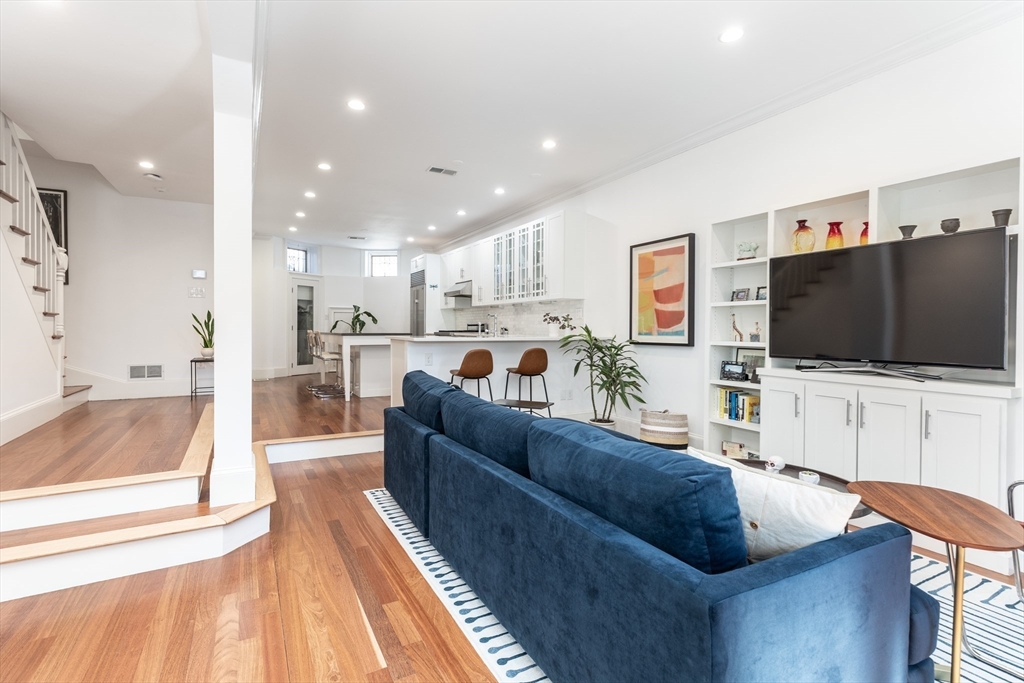 58 West Rutland Square, Unit 1 Boston, MA 02118 - Photo 4 of 17