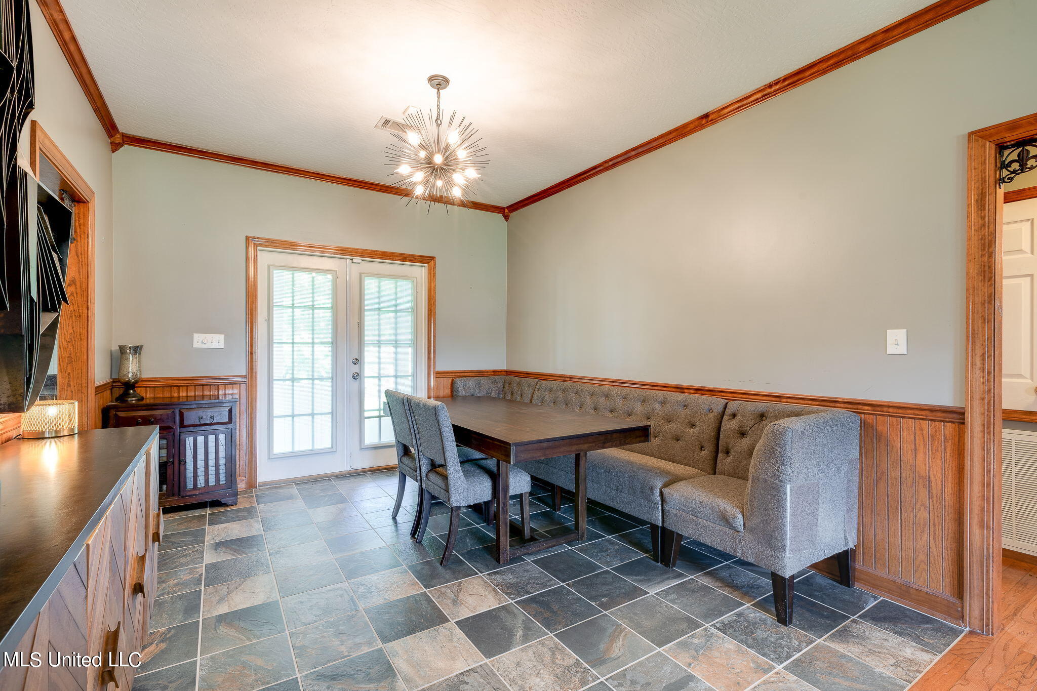 319 Mini Farm Road Hattiesburg, MS 39401 - Photo 11 of 36 Formal Dining