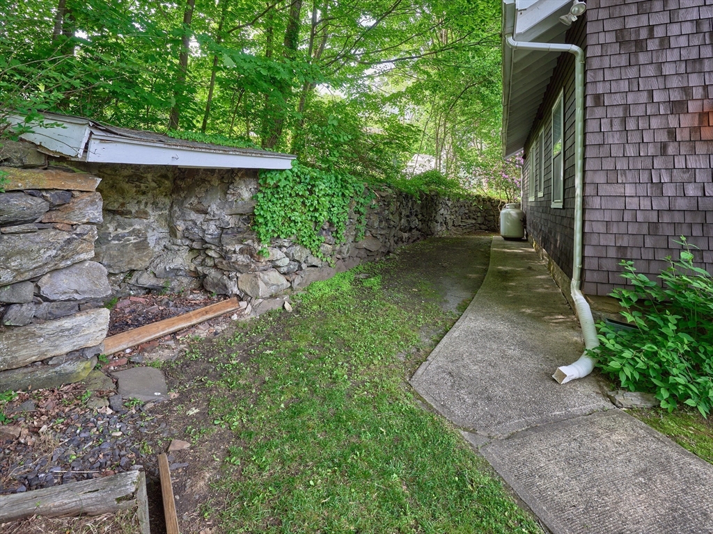 246 Worcester Road Sterling, MA 01564 - Photo 34 of 42 Gallery Image 34