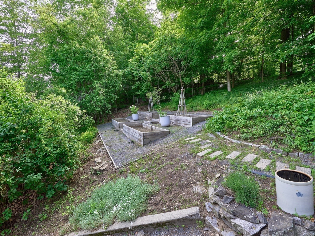 246 Worcester Road Sterling, MA 01564 - Photo 36 of 42 Gallery Image 36
