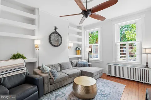 $1,100,000 | 721 10th Street Northeast, Washington, DC 20002