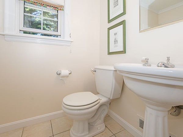 106 Concord Road Wayland, MA 01778 - Photo 13 of 23 Gallery Image 13