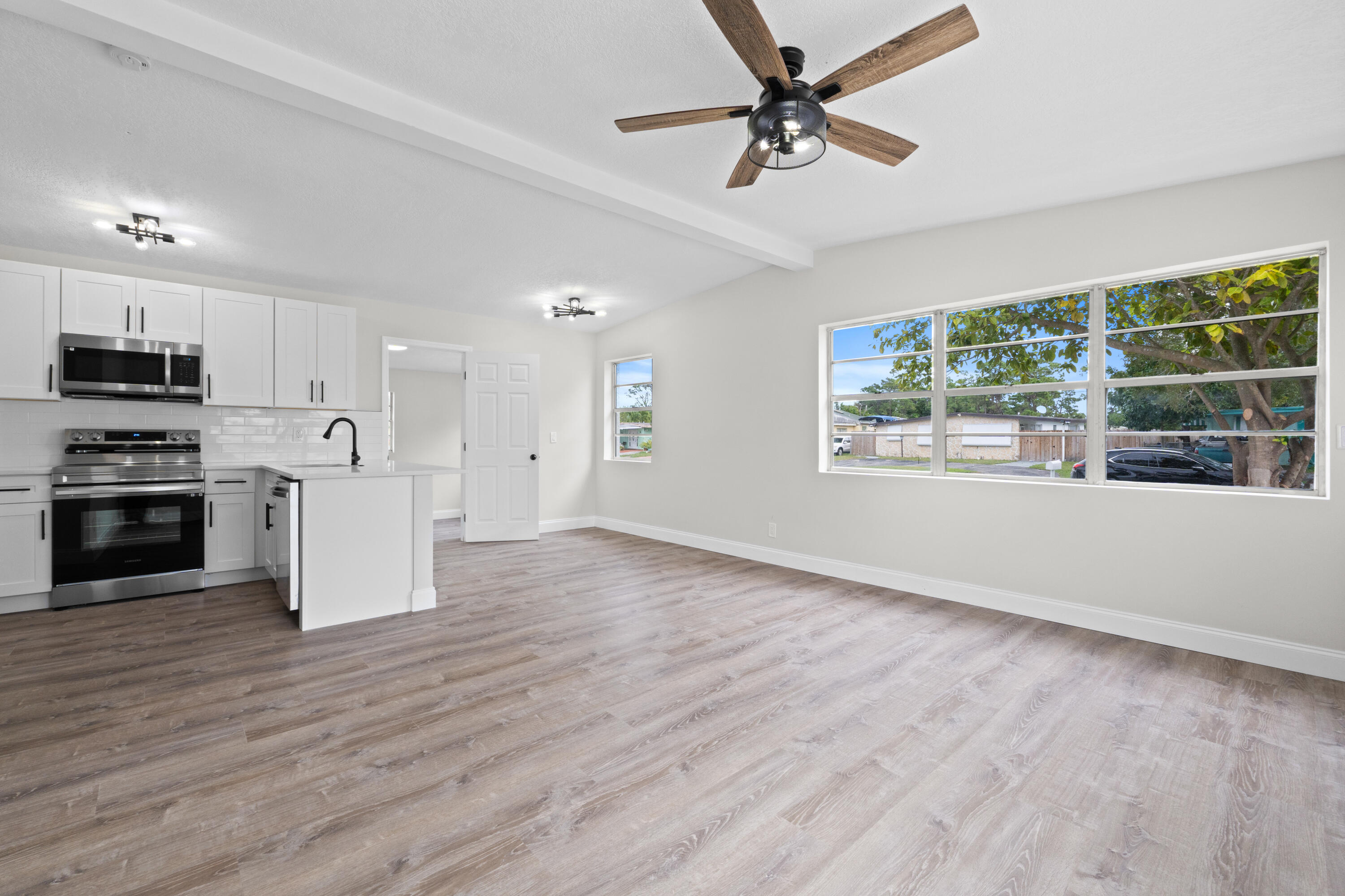 2415 Lewis Road West Palm Beach, FL 33415 - Photo 4 of 31 DSC03273