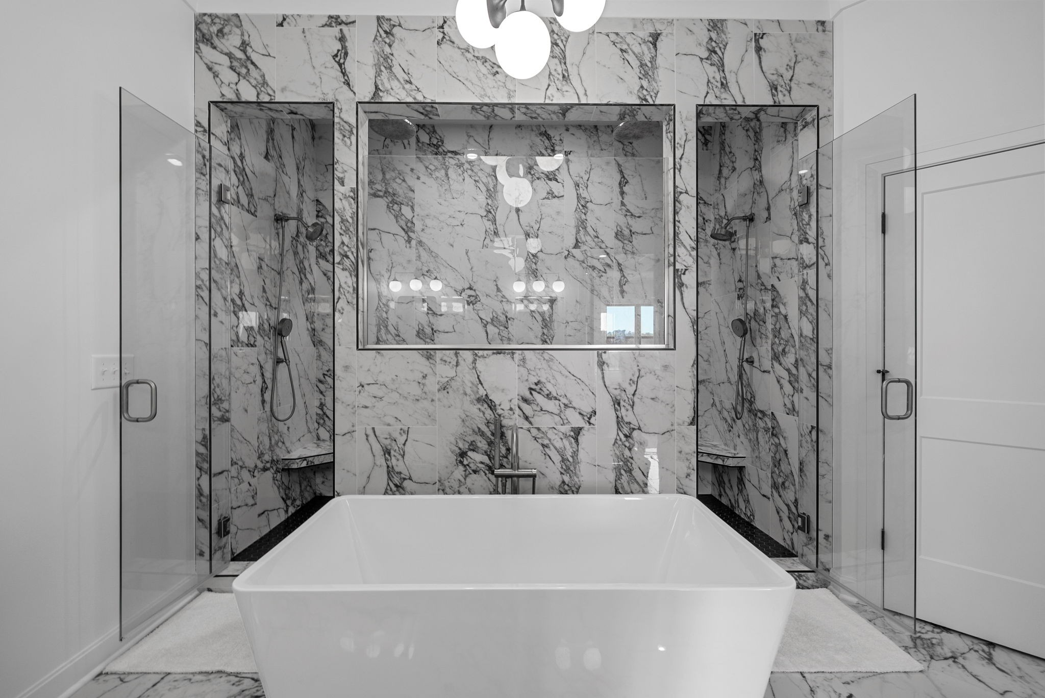 1914 Hickory Point Road Clarksville, TN 37043 - Photo 23 of 38 a bathroom with a bathtub