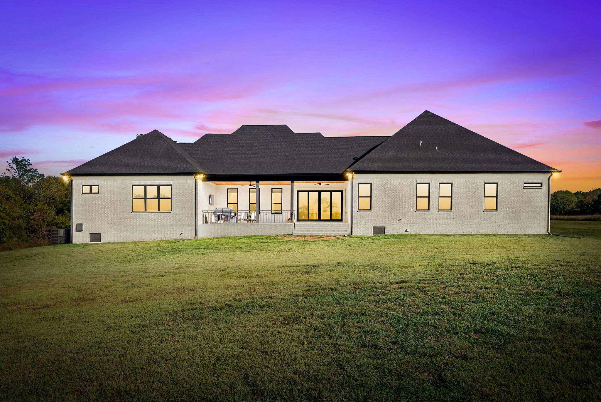 1914 Hickory Point Road Clarksville, TN 37043 - Photo 3 of 38 a front view of a house with a garden