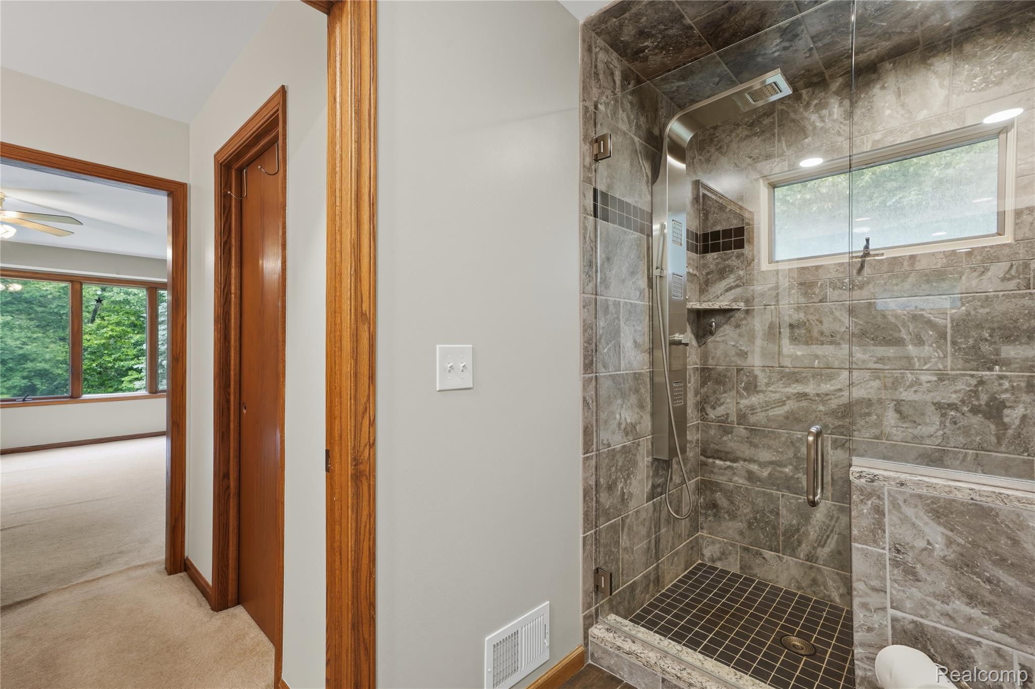 68345 Romeo Plank Road Ray, MI 48096 - Photo 35 of 52 Bathroom