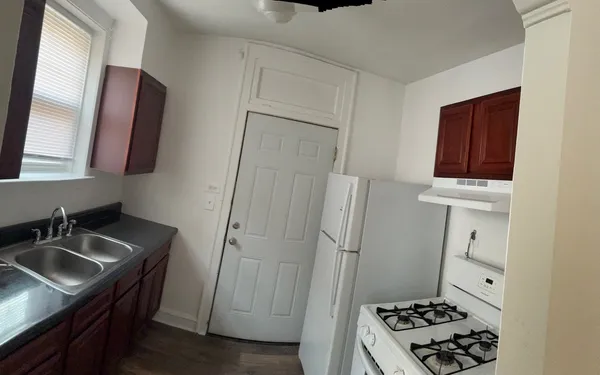 $1,400 | 3906 North Central Avenue, Unit 1A, Chicago, IL 60634