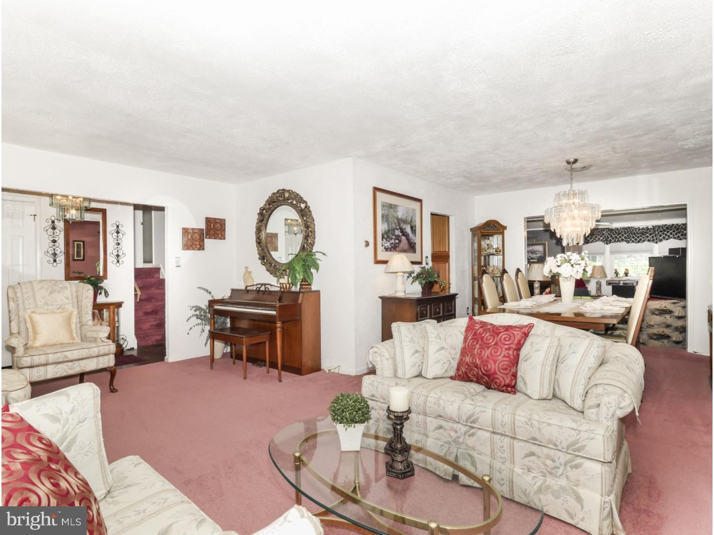 5 Rita Road Yardley, PA 19067 - Photo 9 of 25 Living Room