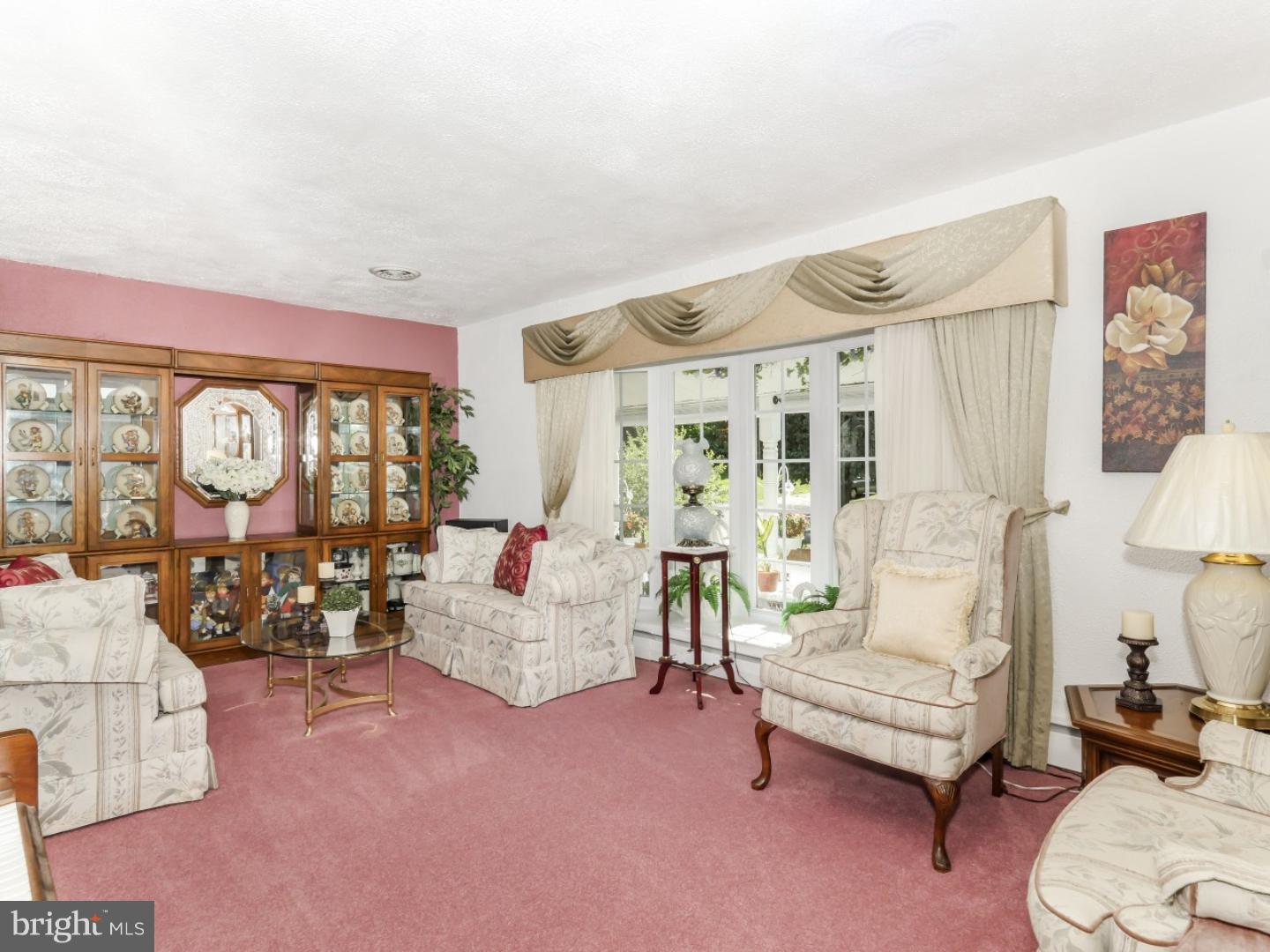 5 Rita Road Yardley, PA 19067 - Photo 10 of 25 Living Room