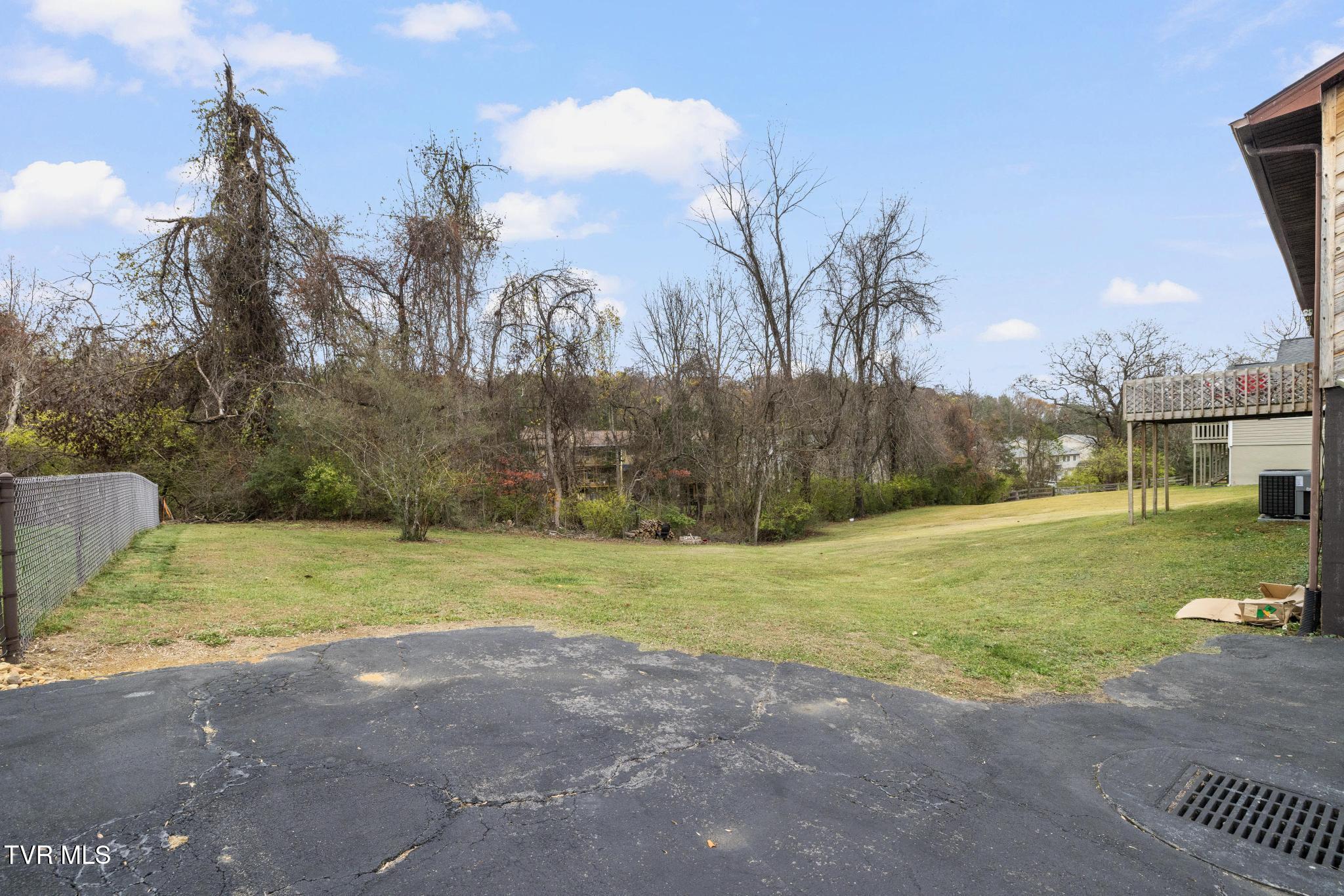 416 Crestfield Road Bristol, TN 37620 - Photo 38 of 43 Backyard