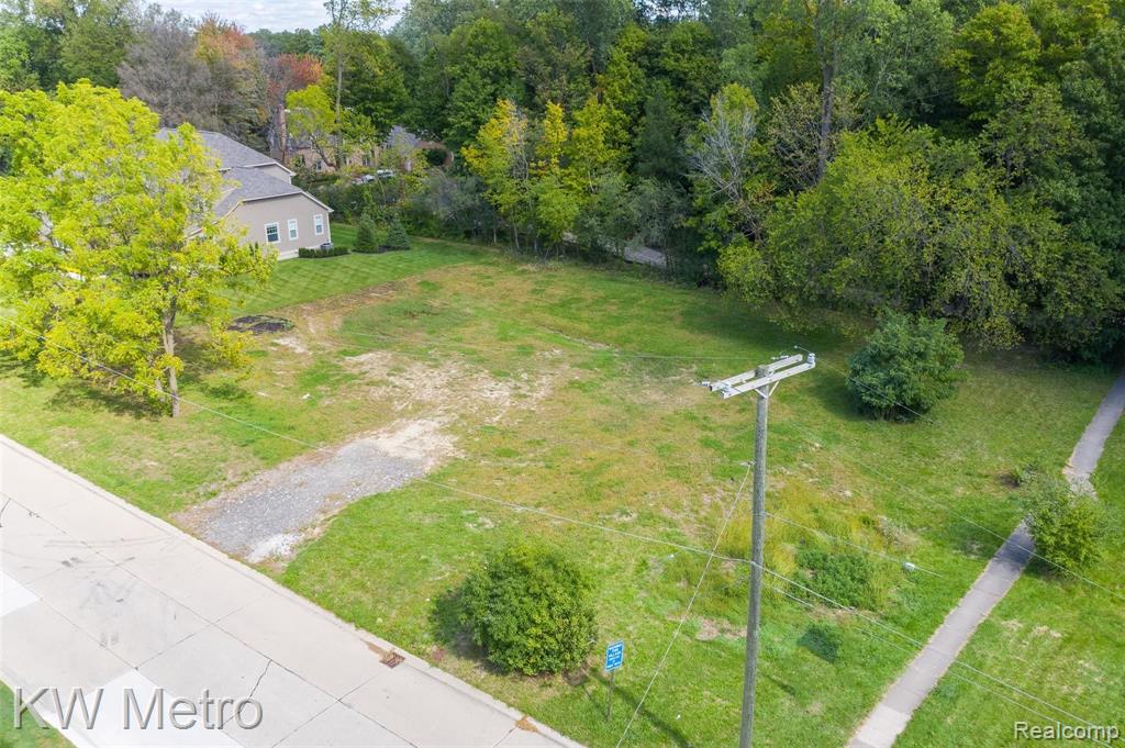31291 Old Stage Road Bingham Farms, MI 48025 - Photo 7 of 18