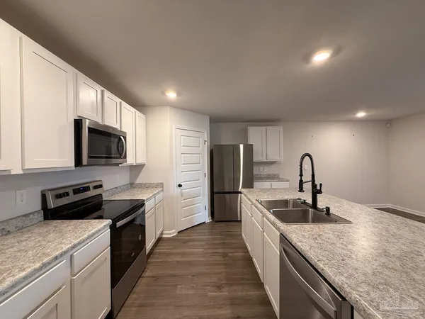 $1,895 | 4424 White Cedar Court, Pace, FL 32571