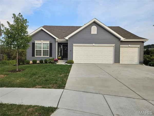 $519,900 | 721 Crk Vw Drive, Fenton, MO 63026