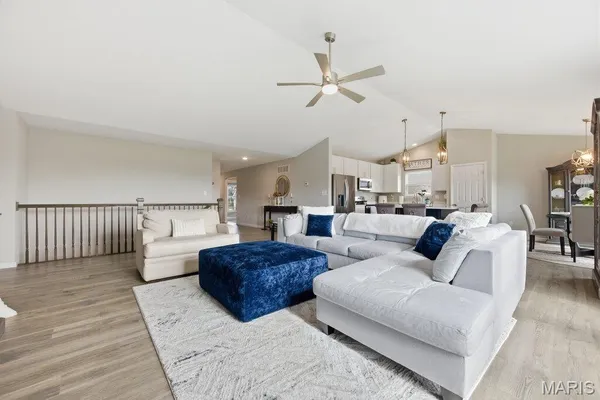 $519,900 | 721 Crk Vw Drive, Fenton, MO 63026