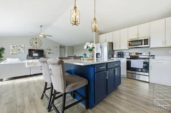 $519,900 | 721 Crk Vw Drive, Fenton, MO 63026