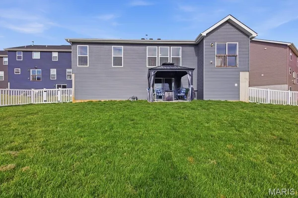 $519,900 | 721 Crk Vw Drive, Fenton, MO 63026