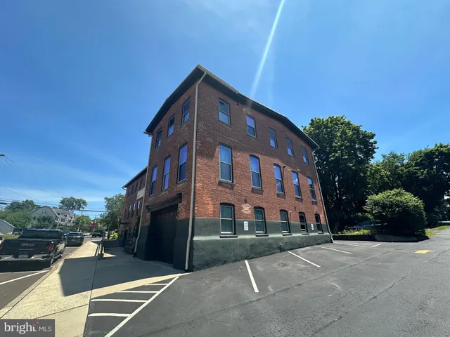 $1,900 | 820 West Market Street, Unit 1A, Perkasie, PA 18944