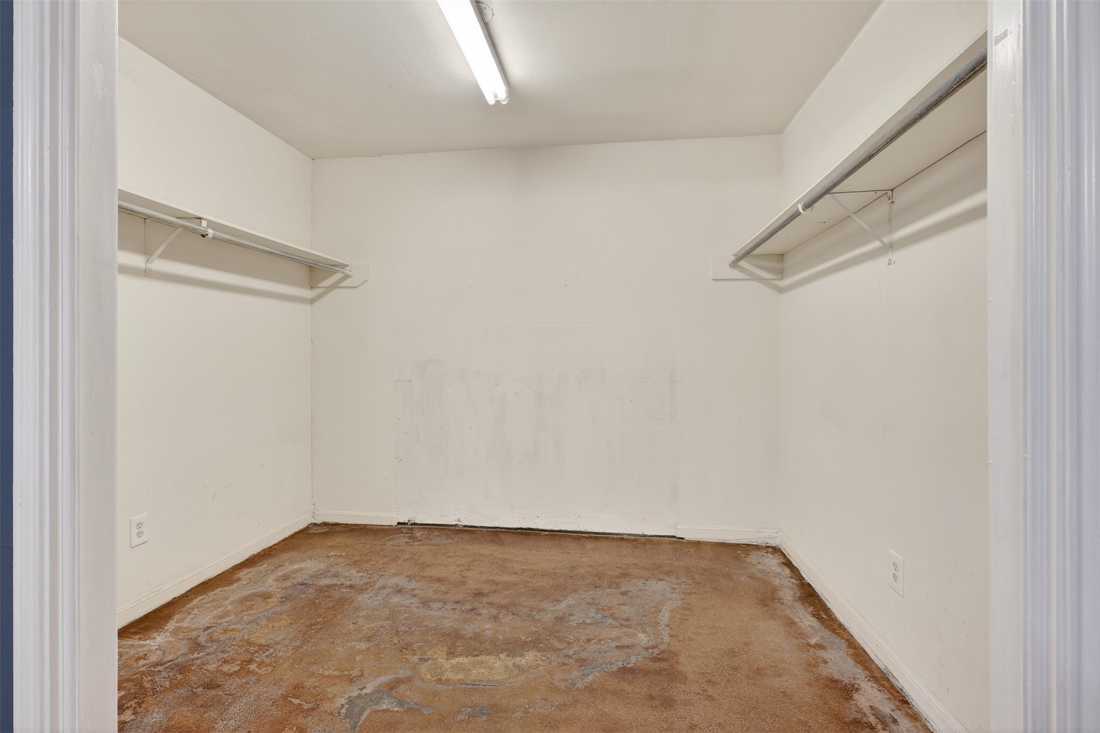 2519 Anniston Drive Houston, TX 77080 - Photo 22 of 39 a view of a room with shelf in it