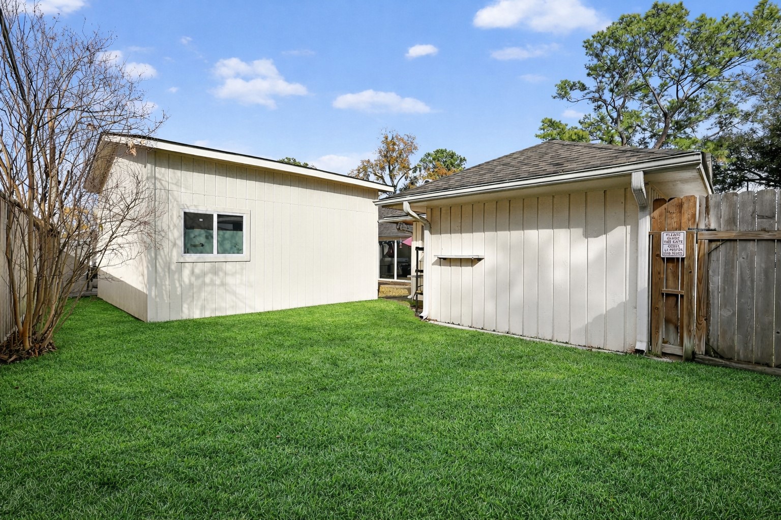 2519 Anniston Drive Houston, TX 77080 - Photo 35 of 39 a view of a back yard of the house