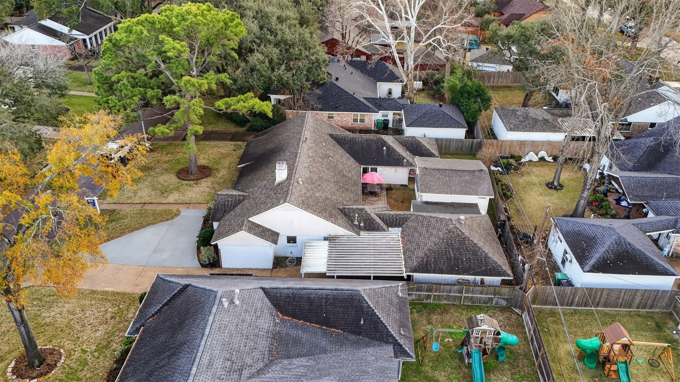 2519 Anniston Drive Houston, TX 77080 - Photo 37 of 39 an aerial view of a house with swimming pool and patio