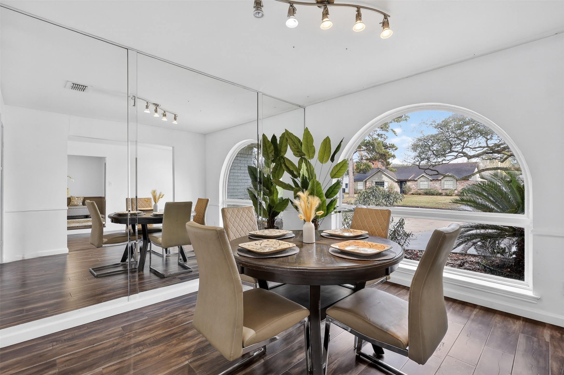2519 Anniston Drive Houston, TX 77080 - Photo 7 of 39 a view of a dining room with furniture and wooden floor