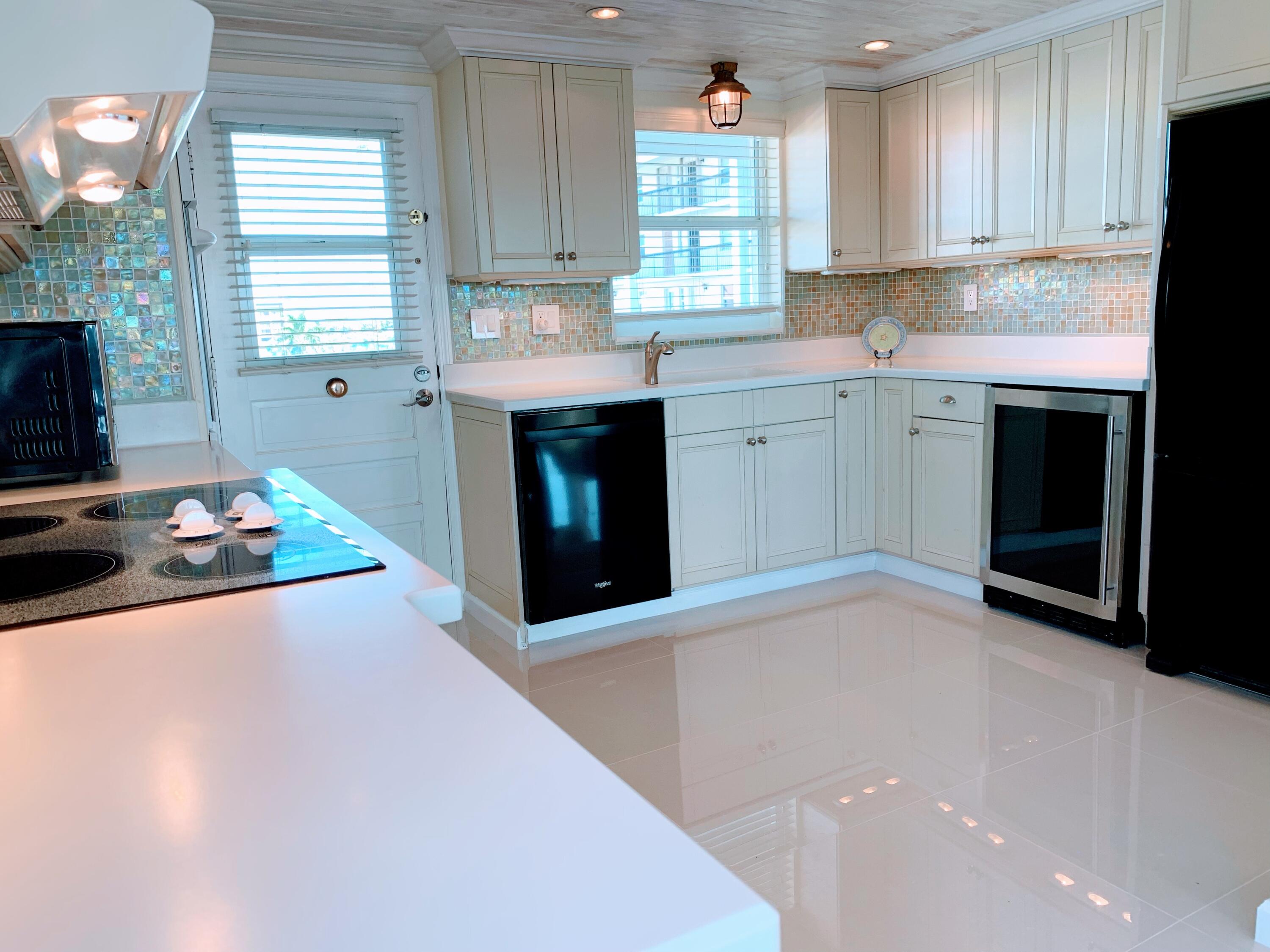 2871 North Ocean Boulevard, Unit R460 Boca Raton, FL 33431 - Photo 10 of 38 Kitchen