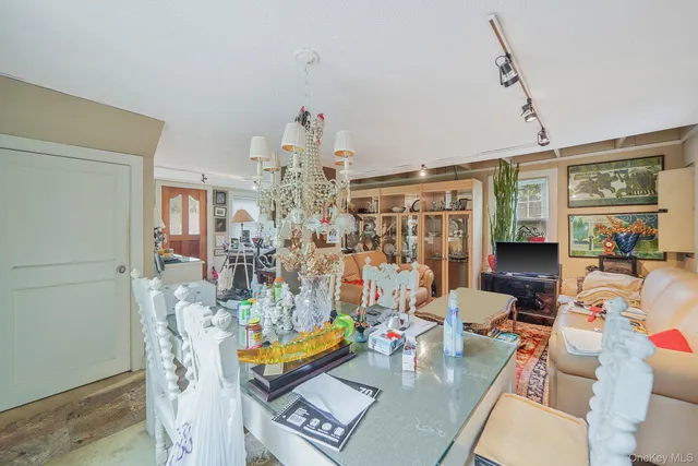 $600,000 | 427 Park Avenue, Huntington, NY 11743