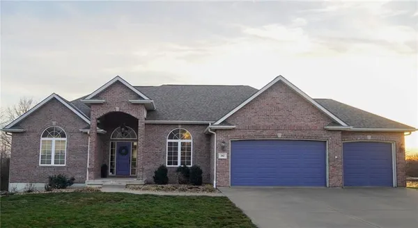 $630,000 | 1411 Whispering Ridge, Pleasant Hill, MO 64080