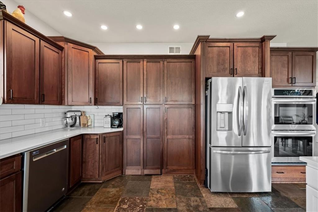 1411 Whispering Ridge Pleasant Hill, MO 64080 - Photo 15 of 47